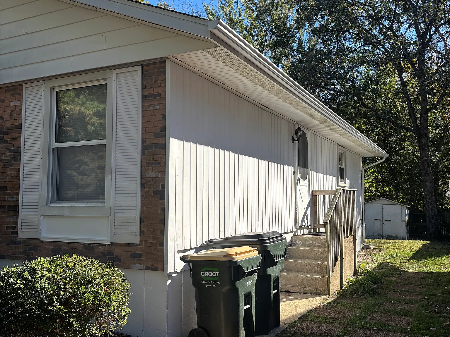 3 bed, 975 sqft, $2,300 — Photo 3