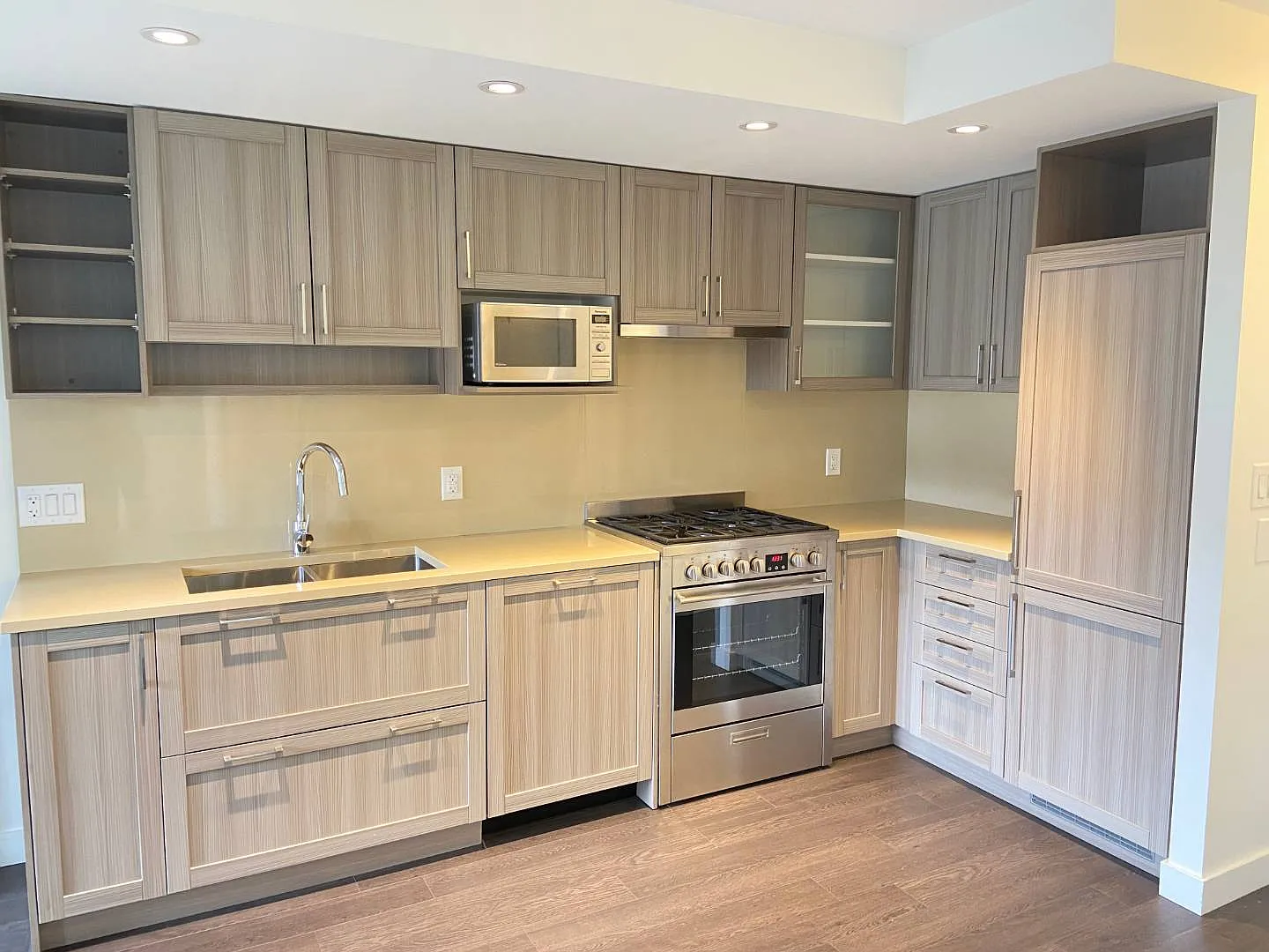 5470 Ormidale St #501 photo 1