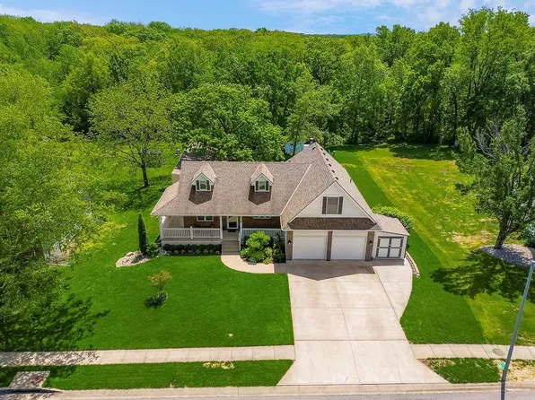 1508 Winchester Dr, Pleasant Hill, MO 64080
