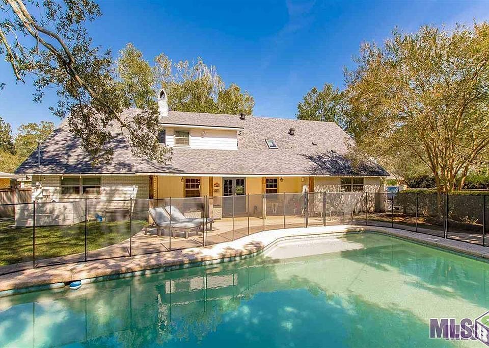 2nd image of 3840 Jolly Dr