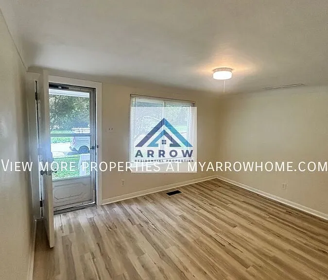 117 Young Dr — Photo 3
