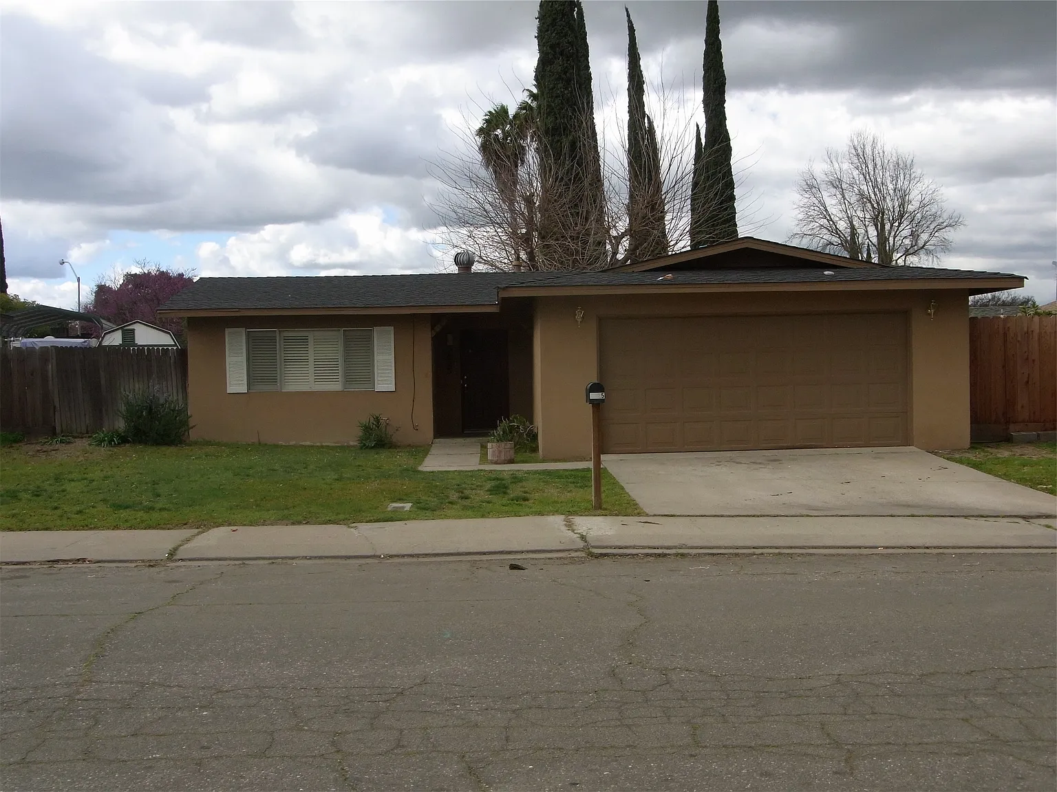 3825 Abilene Ct photo 1