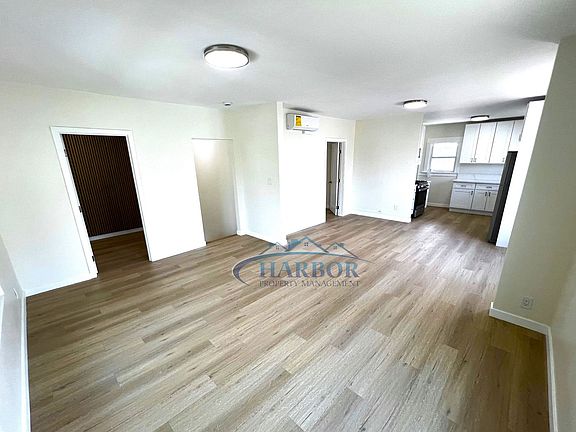 4th image of 226 N Bonnie Brae St #2285