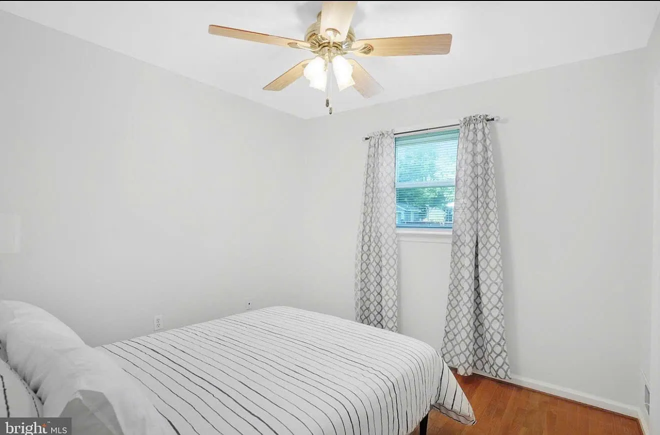 4 bed, 2577 sqft, $4,200 — Photo 2