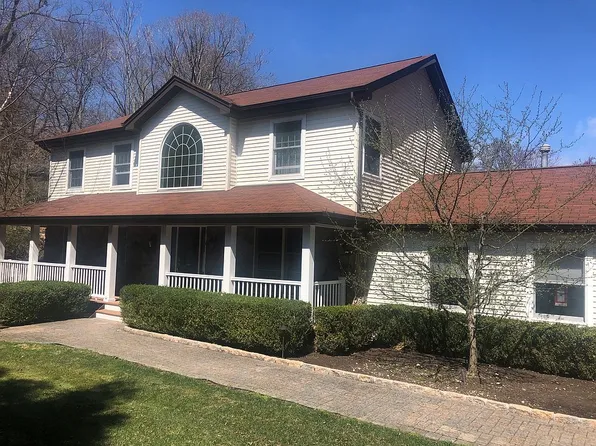 19A Deerfield Dr, New City, NY 10956