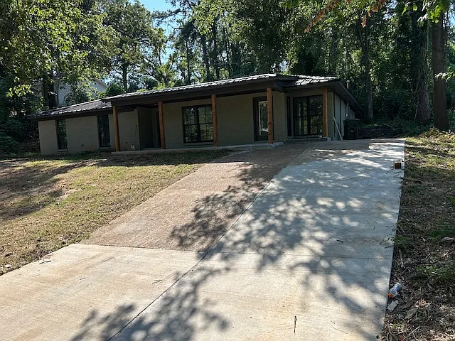 4 bed, 3.5 bath, 2030 sqft, $4,250 — Photo 2