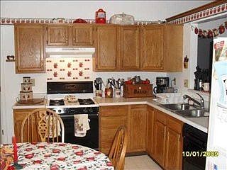5th image of 905 Peony Ln