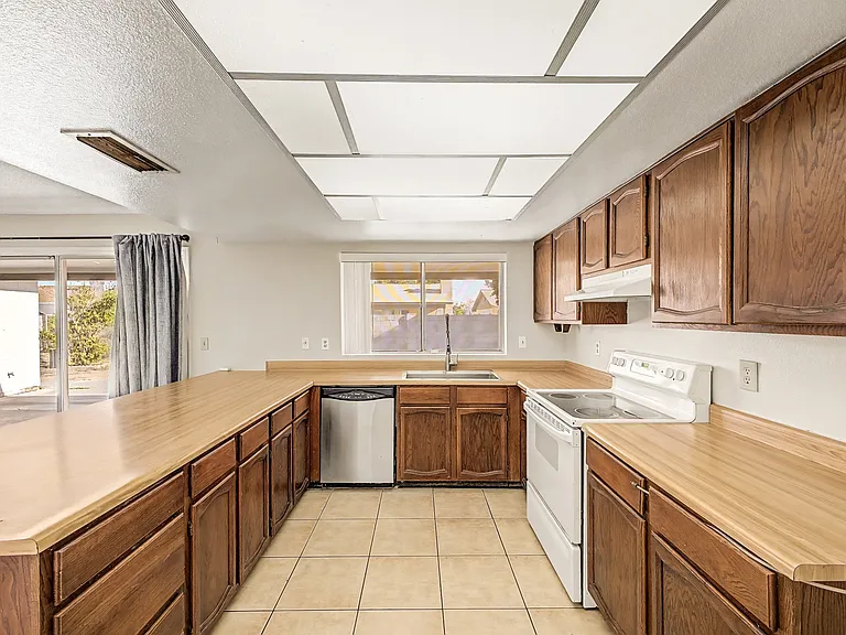 5733 W Mescal St — Photo 16