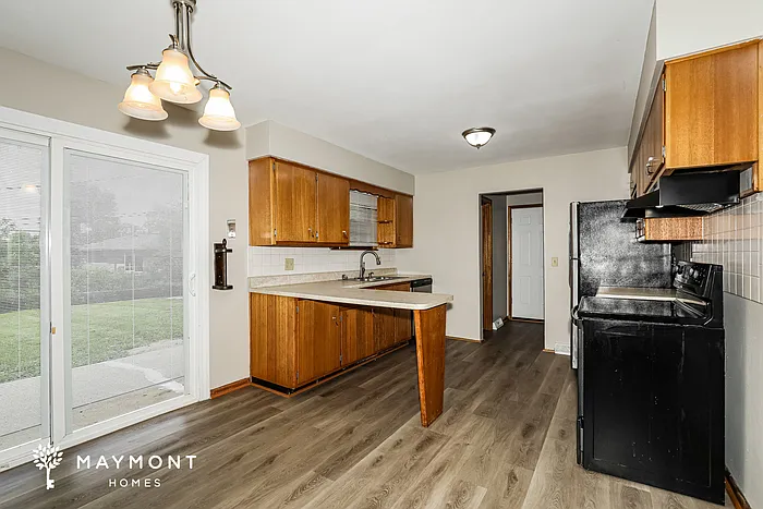 429 Brookside Ln — Photo 6