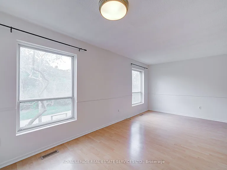 3500 Glen Erin Dr #4 — Photo 5