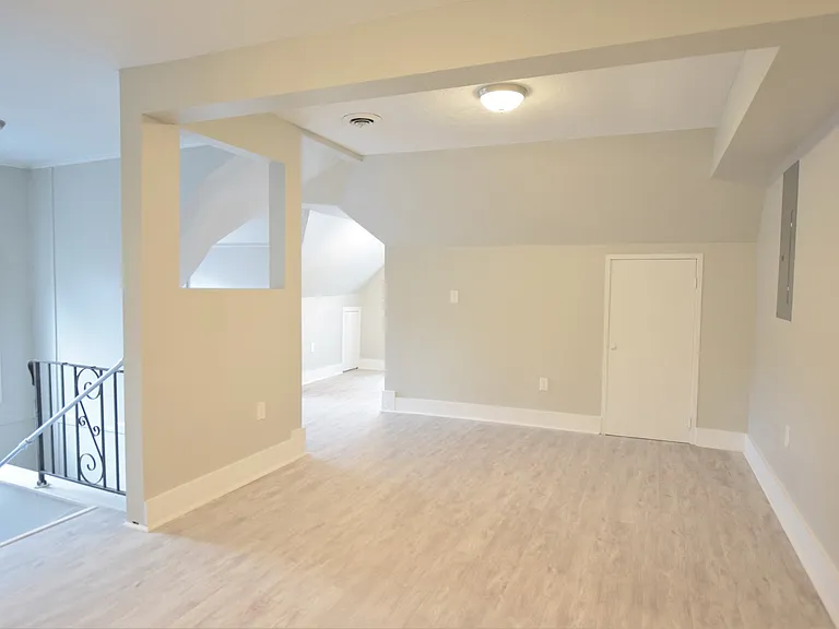 1002 N Aurora St — Photo 53
