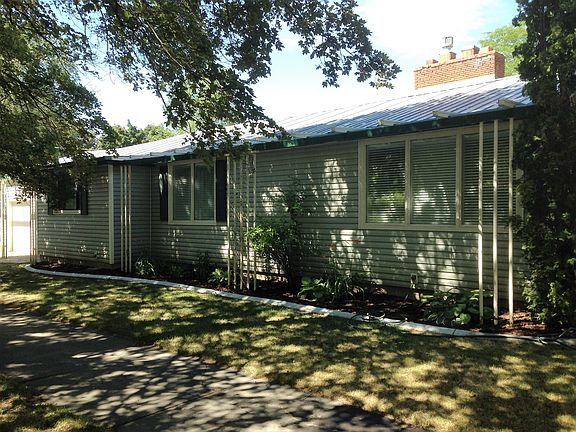 2nd image of 292 11th St