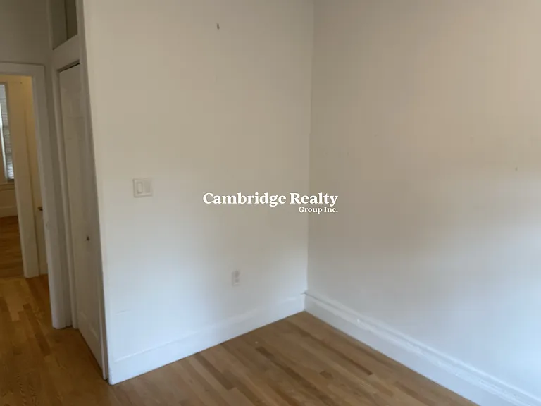 38 Newton St #2T — Photo 11