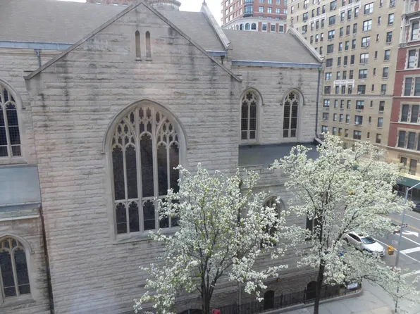 560 West End Avenue image 11 of 23