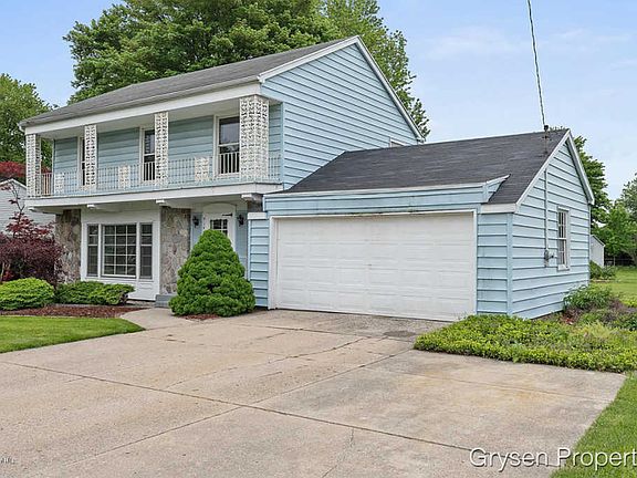 3rd image of 3104 Willow Creek Dr SW