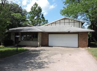 1 Shady Ln, Danville, IL