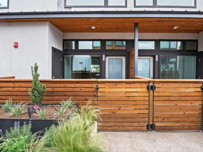 2002 E 7th St APT 204, Austin, TX, 78702