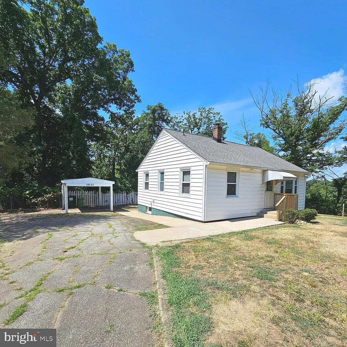 2 bed, 1.0 bath, 832 sqft, $2,300 — Photo 1