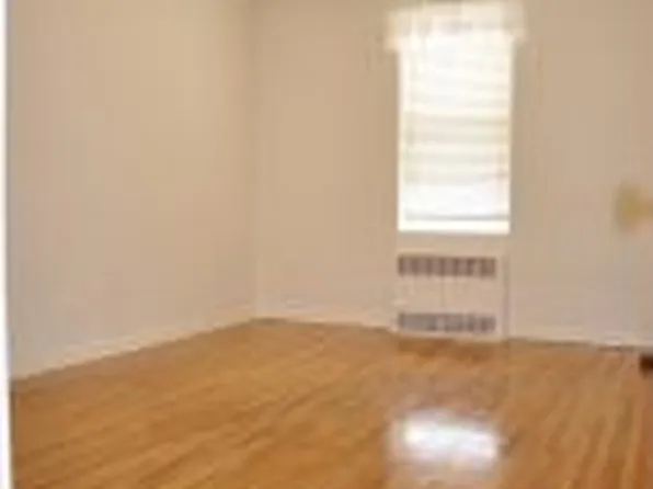 701 Gerald Ct image 1 of 5