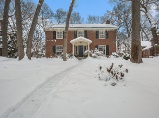 900 Cambridge Dr SE, East Grand Rapids, MI 49506