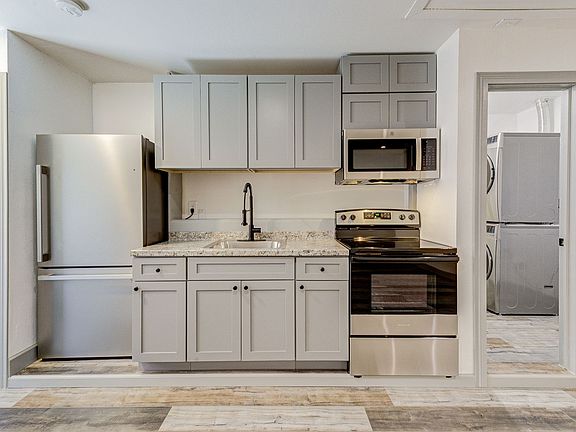 4th image of 5735 Brookhollow Pine Trl Unit A