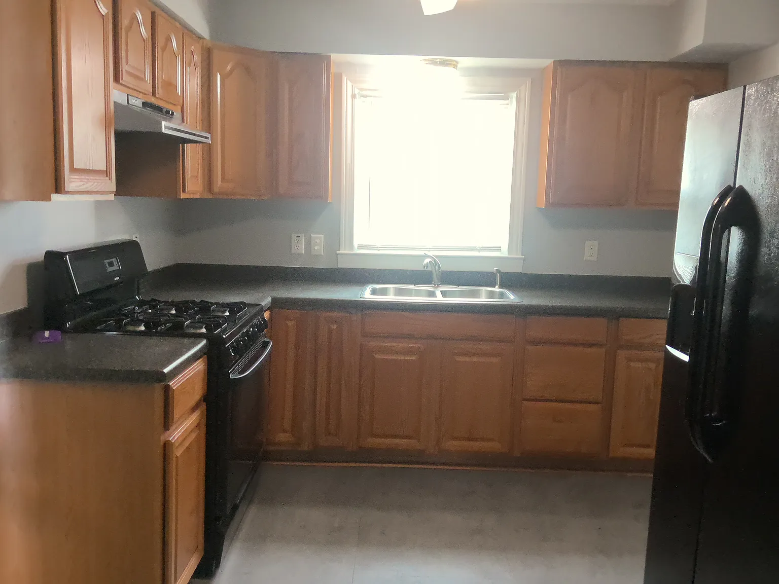 3 bed, 962 sqft, $1,800 — Photo 3