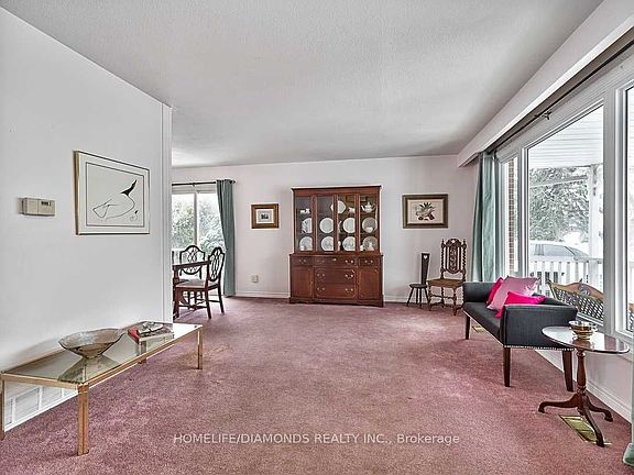 5th image of 35 Edenborough Dr