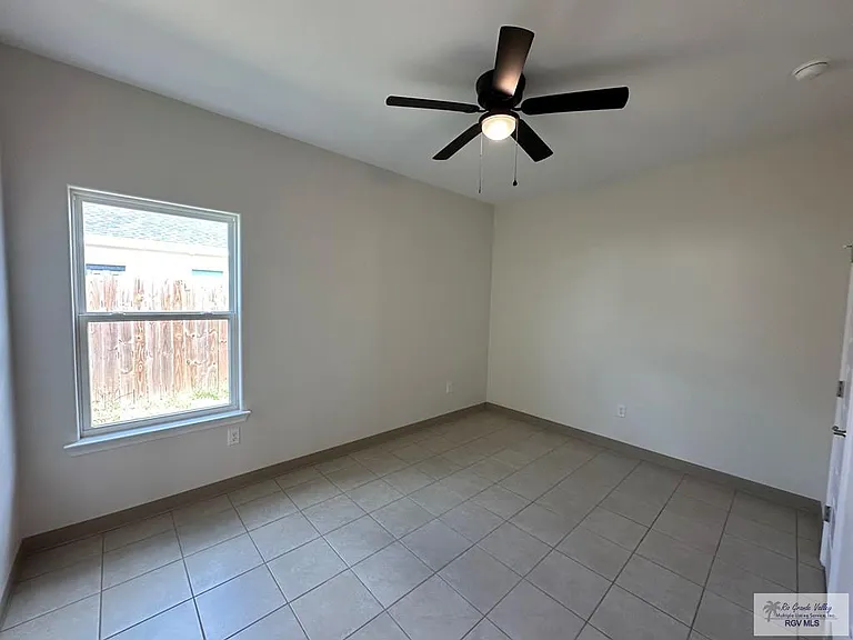 2432 S Valley Cir #B — Photo 8