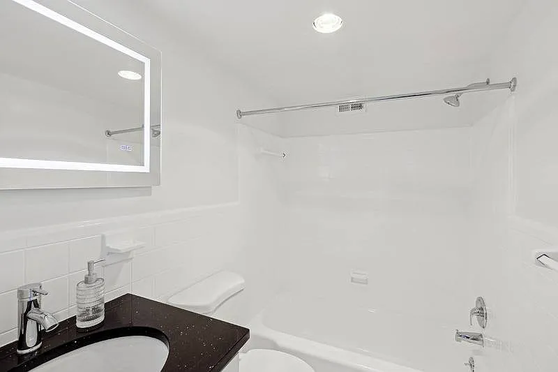 Stratford at Southern Towers — Photo 4