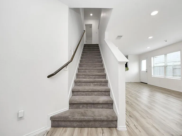 8650 Bar Harbor Dr — Photo 16