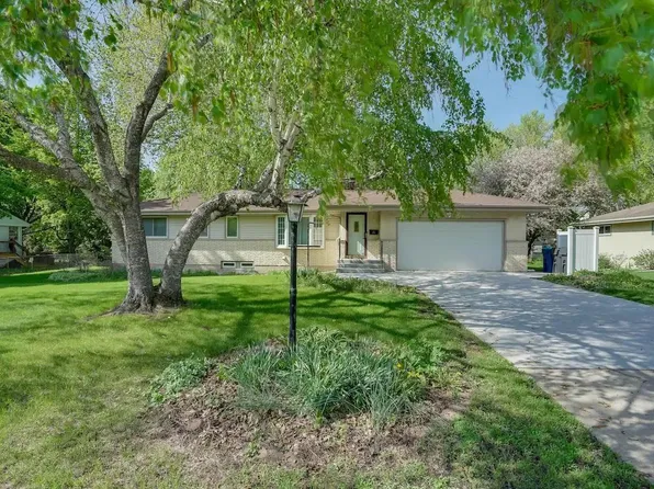 3376 Scott Ave N, Golden Valley, MN 55422