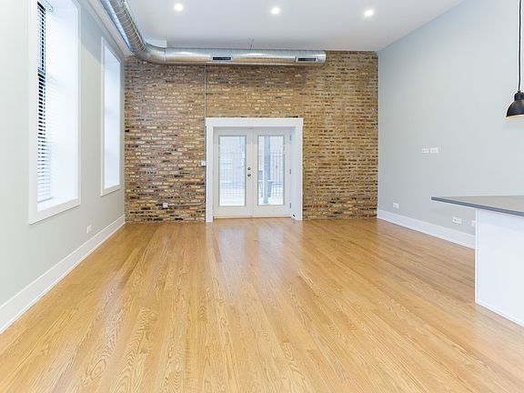 5th image of 2057 W Dickens Ave Floor 1