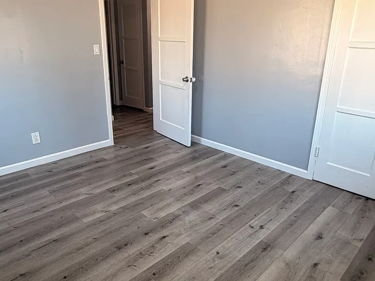 5265 Pirotte Dr — Photo 9