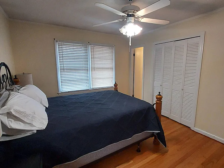 1316 Roberts St — Photo 9