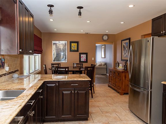 5th image of 57 Long Meadow Pl S