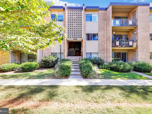 12200 Braxfield Ct APT 10, Rockville, MD 20852