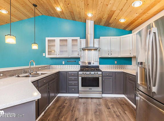 3rd image of 19972 Driftwood Bay Dr #12