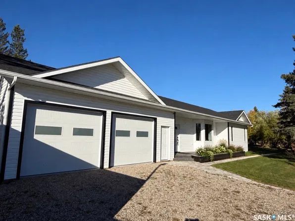 108 Central Avenue, SK S0J 1P0