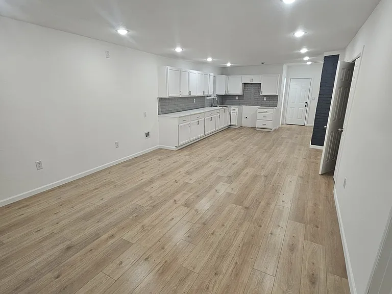 3802 Kynard St — Photo 2