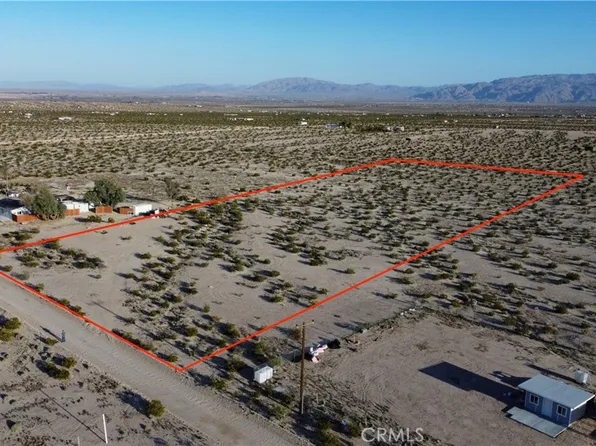 758 Papoose Trl, Twentynine Palms, CA 92277