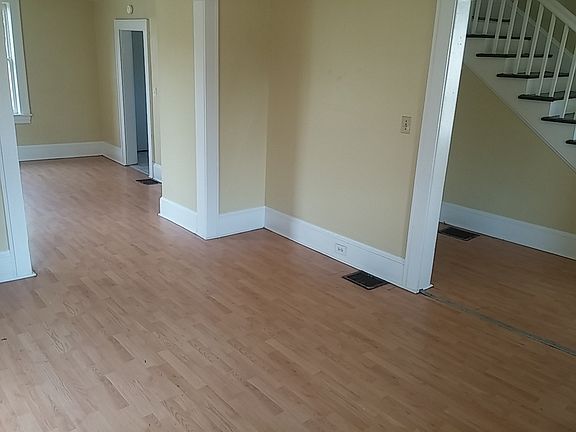 4th image of 415 Harrison Ave NW