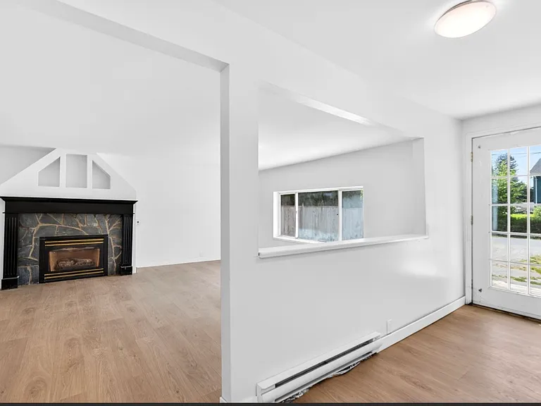 12822 229th St — Photo 12