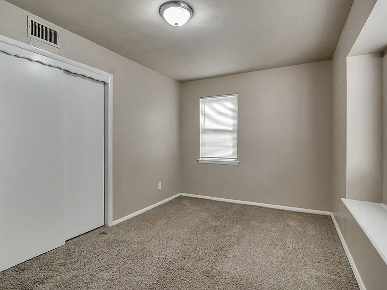 3005 SW 52nd Pl — Photo 36