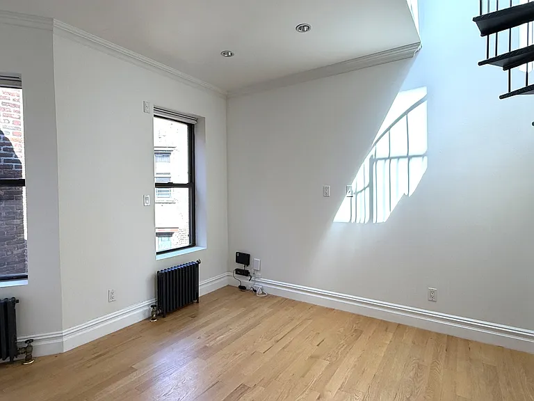 35 Bedford St #31 — Photo 5