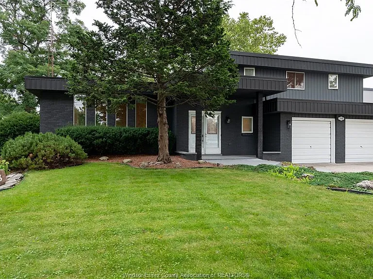 398 Brighton Rd — Photo 1