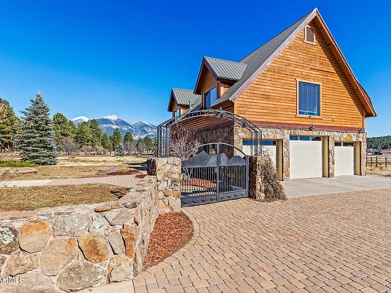 8950 W Antoinette Way — Photo 116