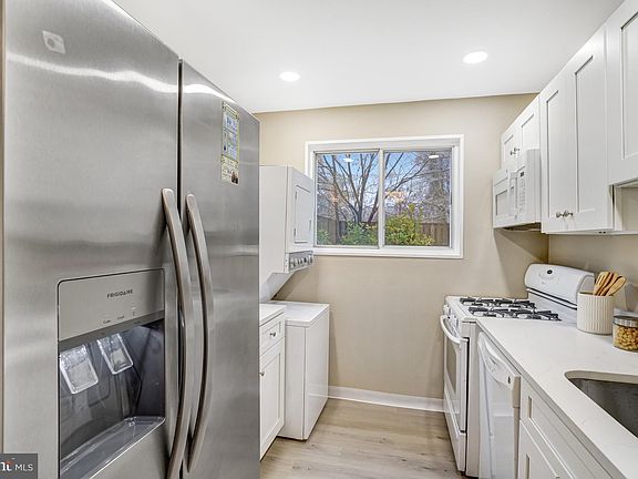 4th image of 2839 Kalmia Lee Ct #A101