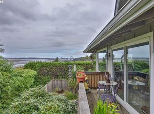 2166 Meade St, North Bend, OR 97459
