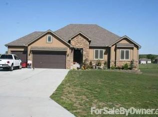 621 N Elsea Smith Rd, Buckner, MO 64016