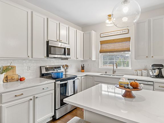 4th image of 3259 Nolen Ln